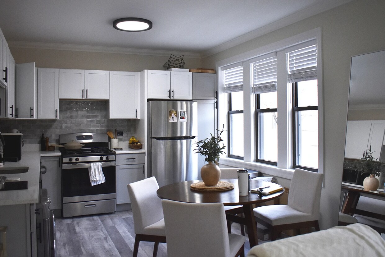 Foto principal - 839 W Cornelia Ave