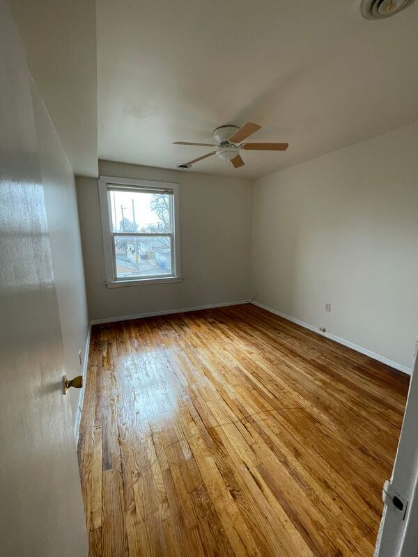 Building Photo - 4940 W Palmer St