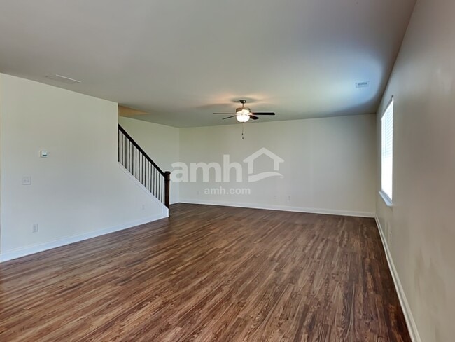 Foto del edificio - 5150 Smithbriar Dr