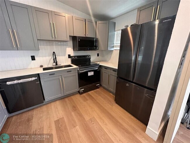 Foto del edificio - 1021 NW 5th Ct