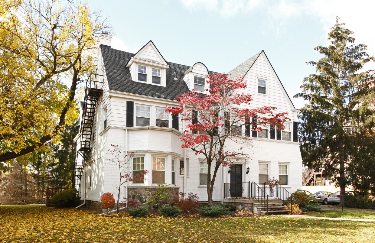Building Photo - 816 Tappan St