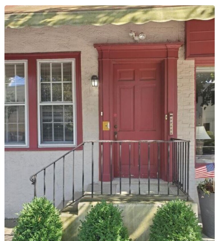 Primary Photo - 345 Nassau St