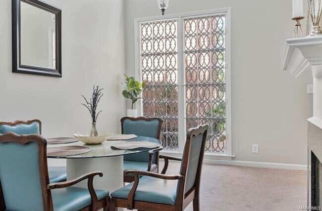 Foto del edificio - 2988 Old Farm Rd