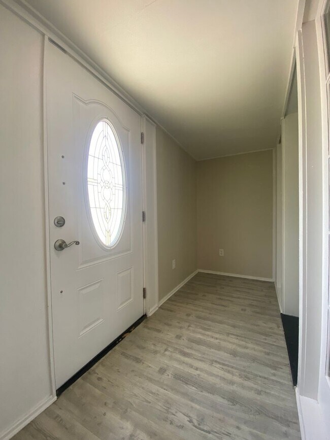 Building Photo - Adorable Beachside Bungalow in Ormond by the Sea