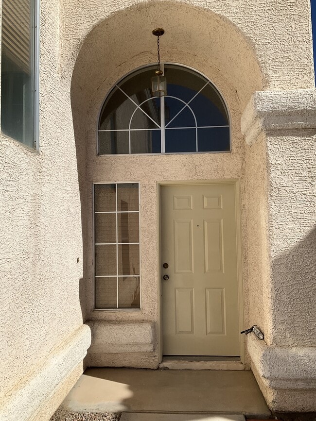 Building Photo - 5726 Roundrock Dr
