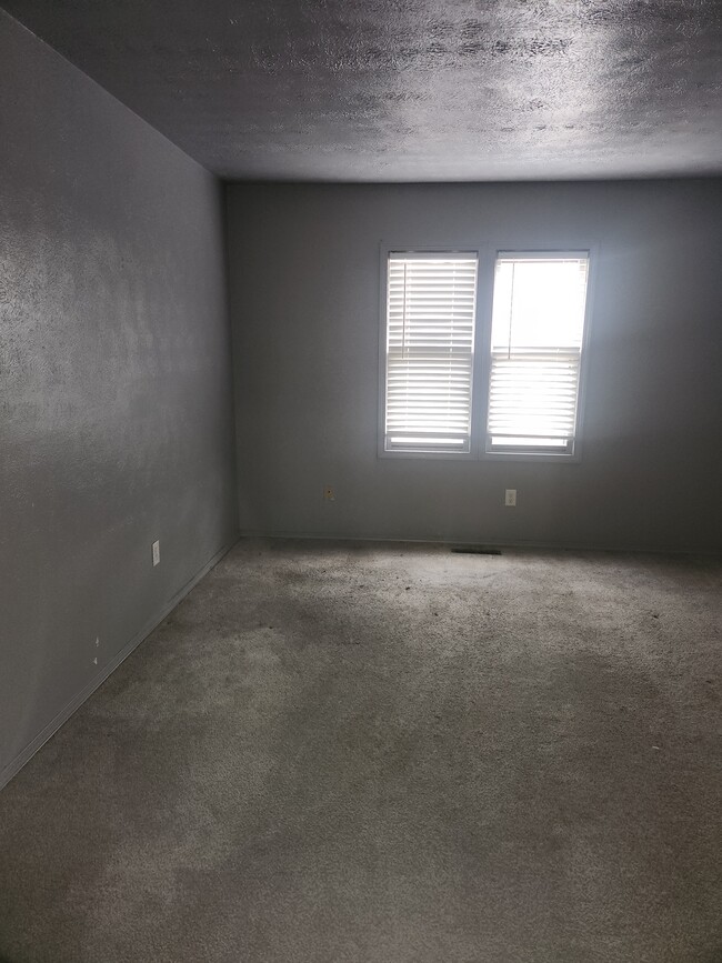 Foto del edificio - 25632 Thelmadale Dr