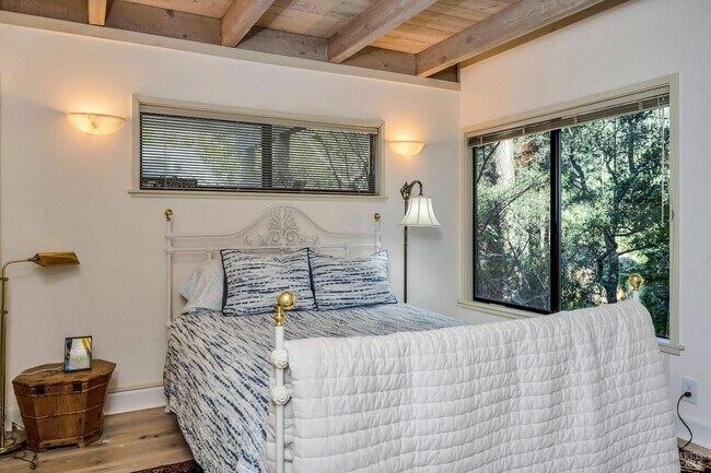 Foto del edificio - 522 Meadowood Ln