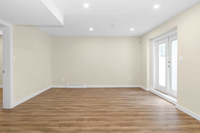 Building Photo - 805 Fowler Ct