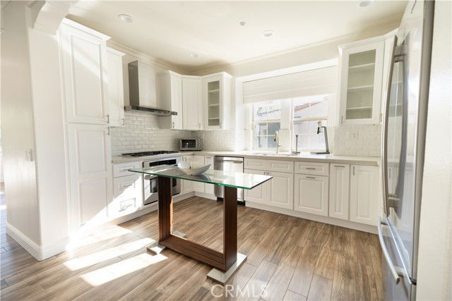 Building Photo - 31 Mandria