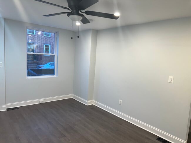 Living room - 1266 Riverside Ave