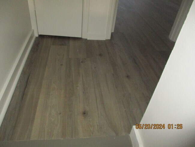 Building Photo - 2500 Redwood Ct