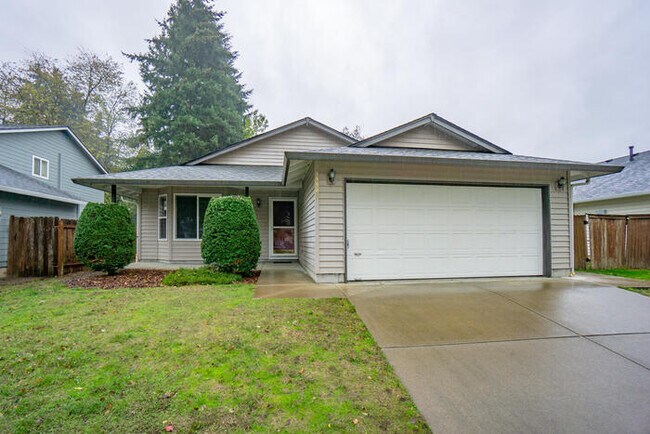 Building Photo - CUTE AND COZY THREE BEDROOM AND TWO BATHRO...
