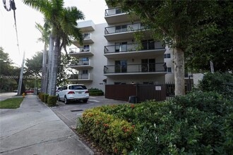 Building Photo - 1918 Brickell Ave