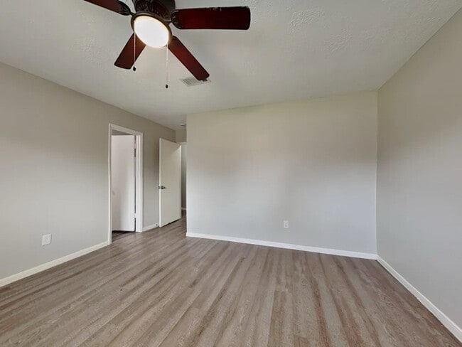 Building Photo - 16515 Cairngorm Dr