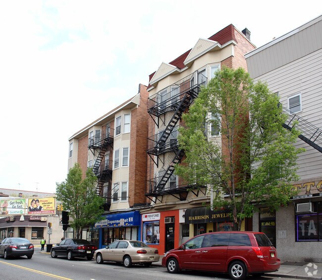 Foto del edificio - 239 Harrison Ave