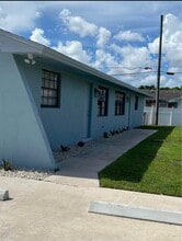 Building Photo - 4791 Elmhurst Rd