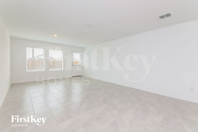 Building Photo - 221 Boxberry Wy