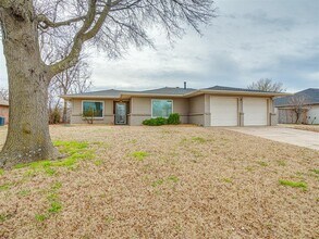 Building Photo - 8 South Ave