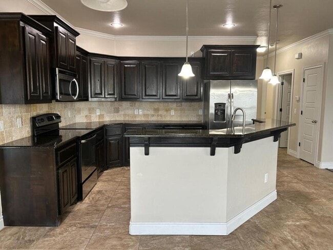 Building Photo - 7702 SW Franks Ct