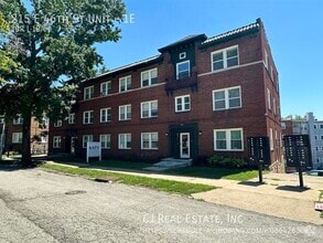 Building Photo - 215 E 46th St