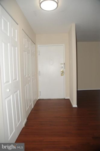 Building Photo - 830 Quince Orchard Blvd