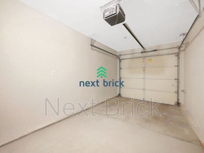 Building Photo - 217 S 49th St