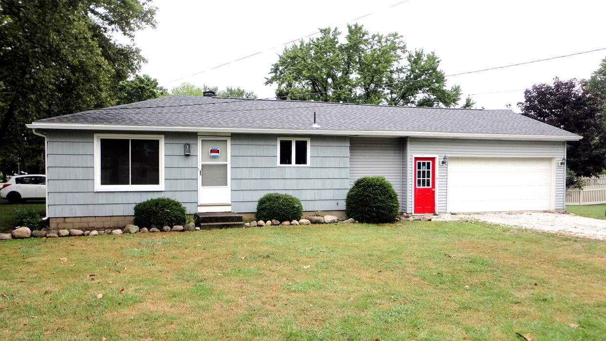 Primary Photo - 558 Wilshire Rd