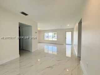 Foto del edificio - 9020 NW 24th Pl