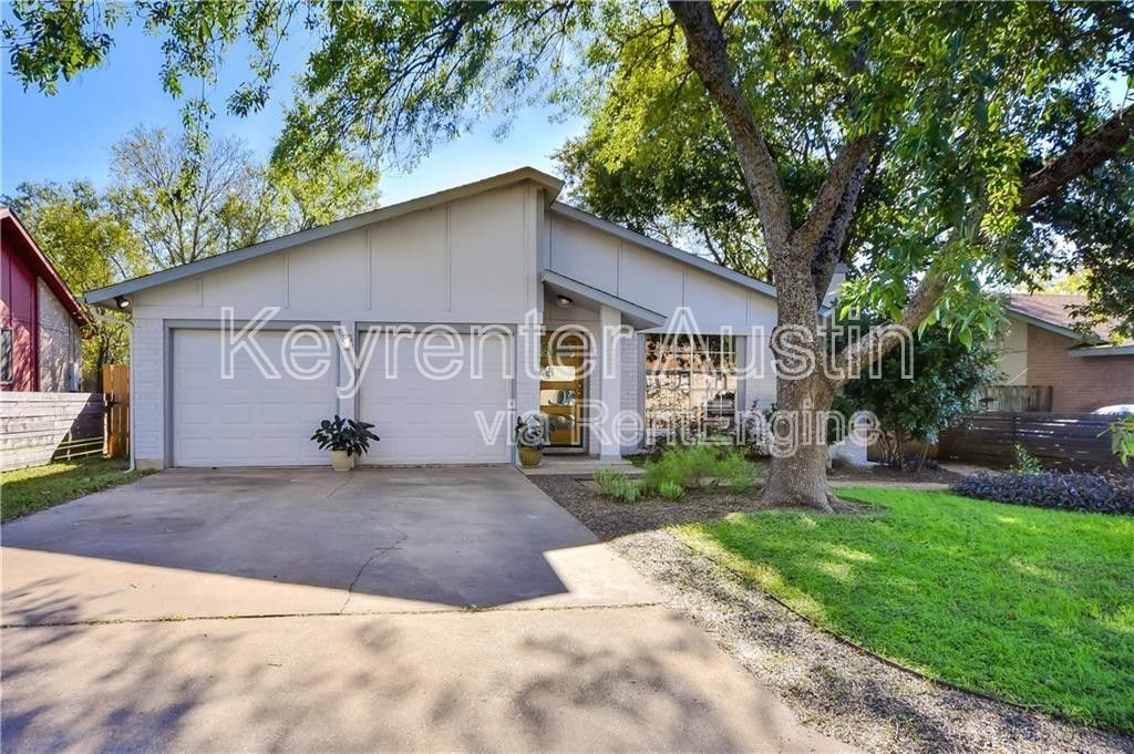 Primary Photo - 11007 Jordan Ln