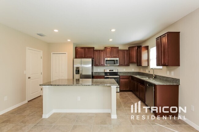 Building Photo - 2012 Broad Winged Hawk Dr