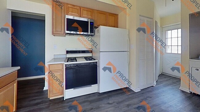 Building Photo - 2065 Alanson St