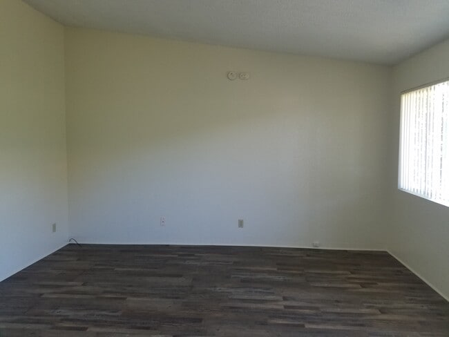 Living Room - 566 Westmont Ave