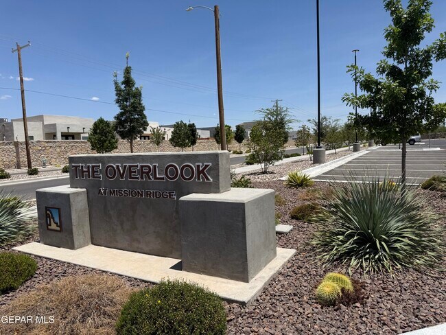 Foto del edificio - 13389 Carterton Ave
