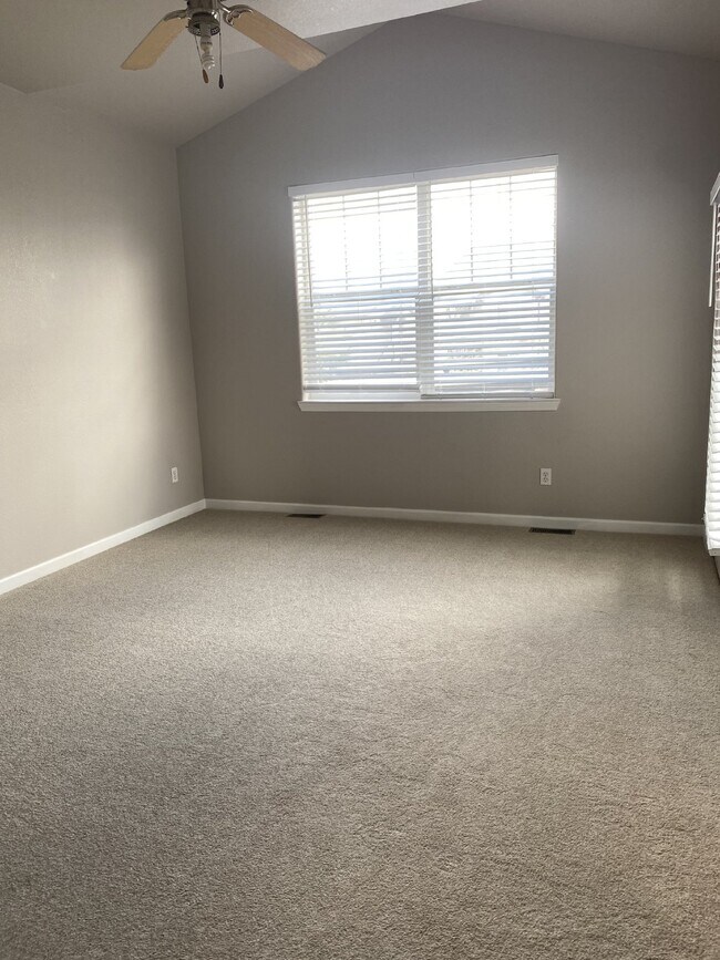 Building Photo - 3 bedroom - Alder Spring