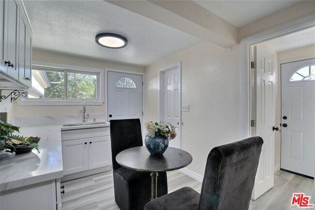 Building Photo - 4014 Verdugo View Dr