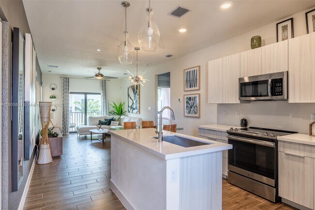 Foto del edificio - 4745 NW 84th Ct