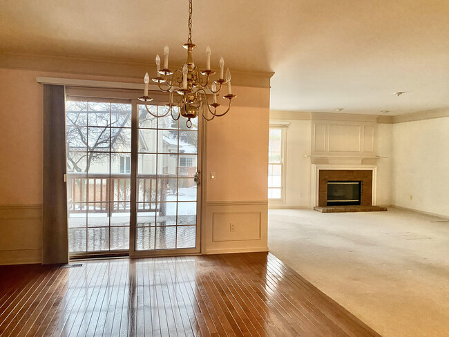 Building Photo - 16604 Forest Lake Dr