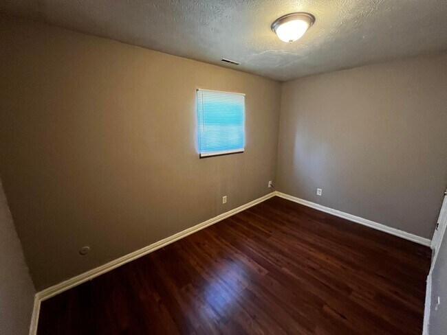 Foto del edificio - 2261 Springmont Ave