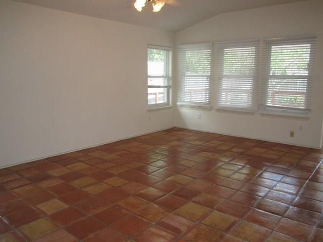 Building Photo - 1508 Highland Dr