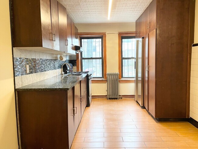 Foto del edificio - 1252 Halsey St