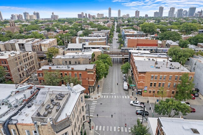 Foto del edificio - 2044 N Sheffield Ave