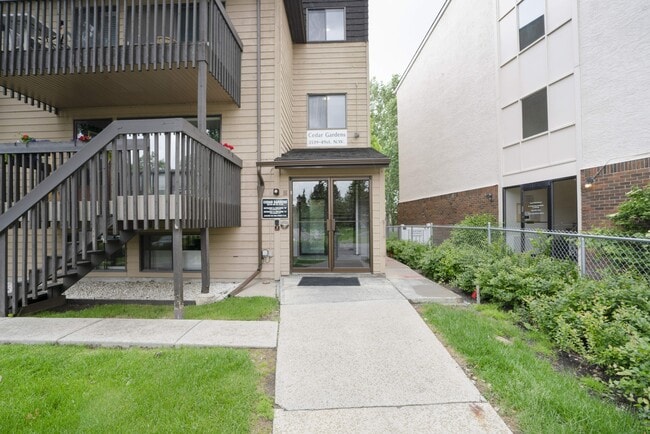 Building Photo - 3519-3519 49 St NW