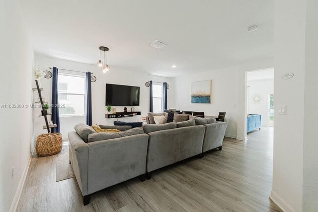 Foto del edificio - 1400 SE 27th Terrace