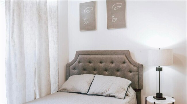 Foto del edificio - 662 Bleecker St