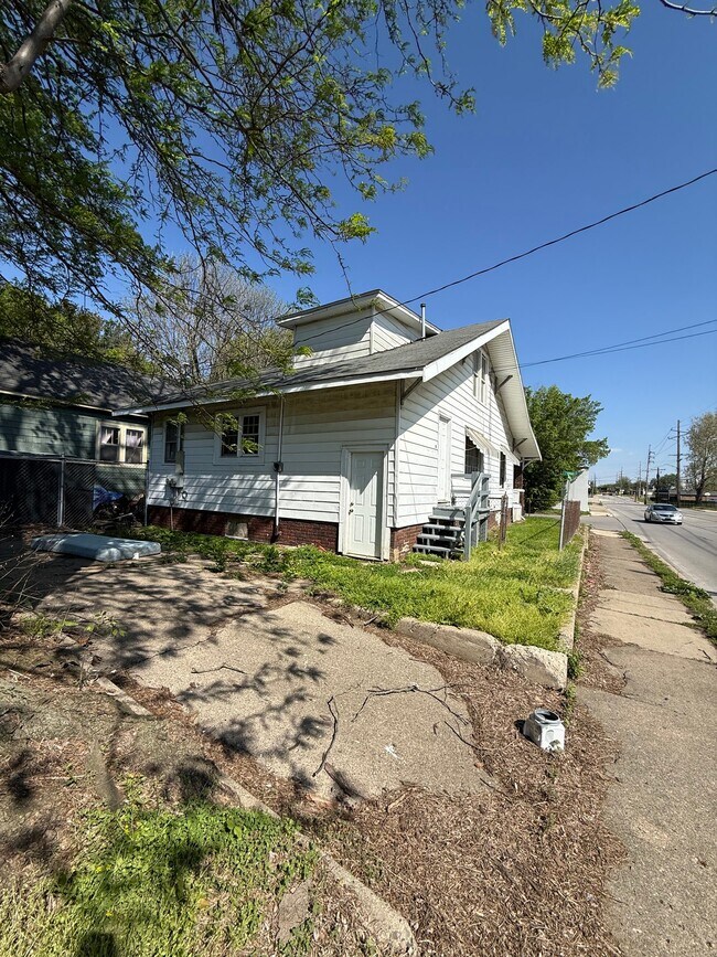 Foto del edificio - 1153 E William St