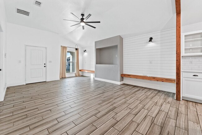 Foto del edificio - 1209 E 89th St