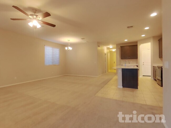 Building Photo - 17762 Via Luna Dr