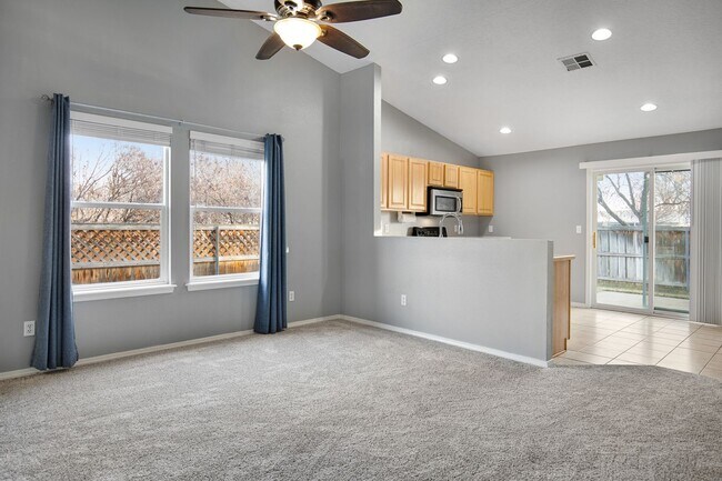 Foto del edificio - Freshly Updated 3-Bedroom Home for Rent in South Boise