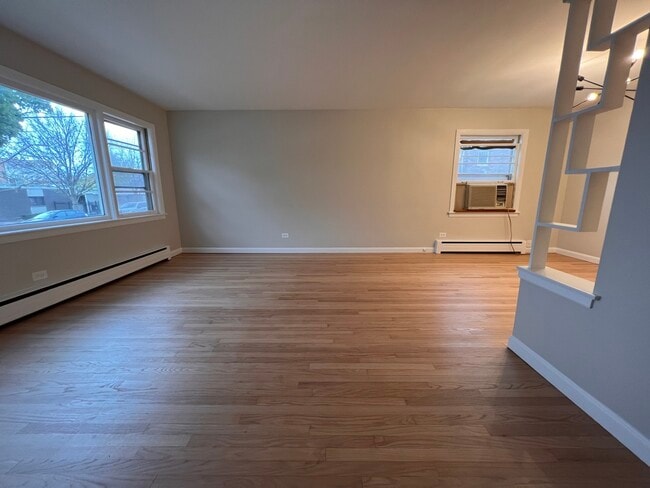 Building Photo - 6115 W Rosedale Ave