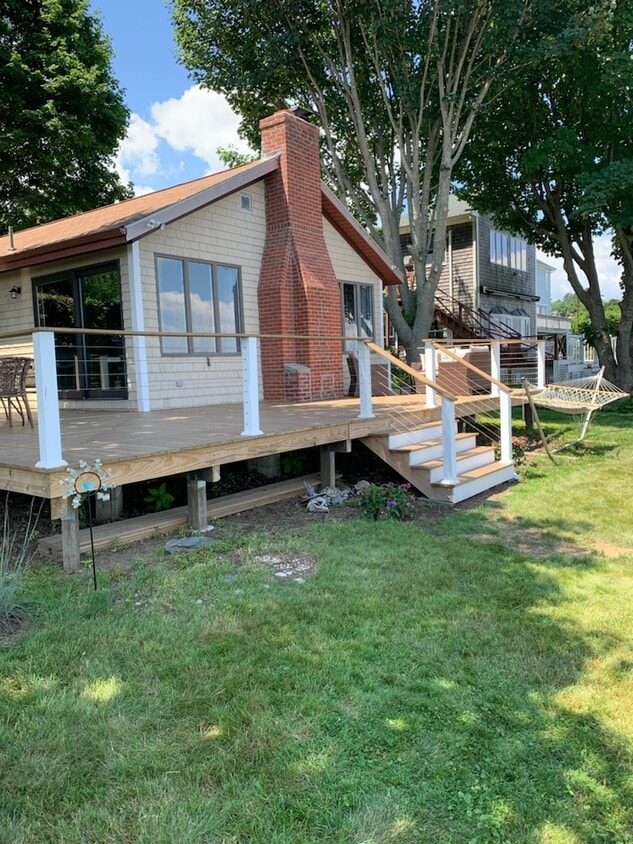 25 Bayside Ave, Portsmouth, RI 02871 House for Rent in Portsmouth, RI